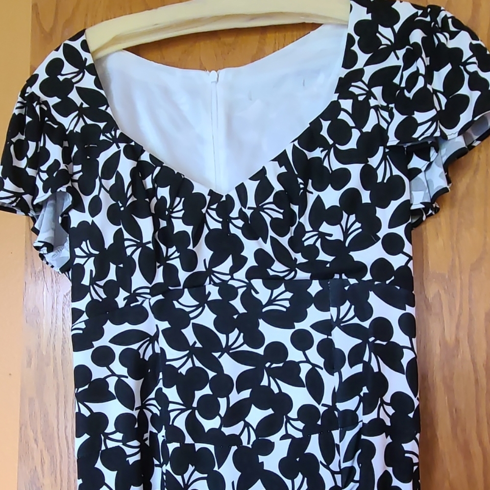 Dress - Picture 3 of 3